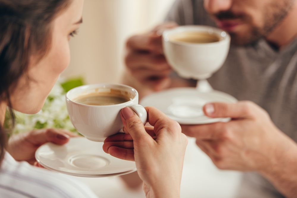 Entenda o que é o café descafeinado e seus benefícios para